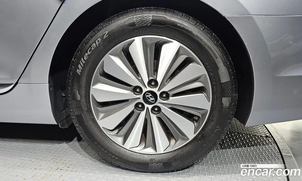 Hyundai Grandeur 2016 2.4 автомат (гидро), фото 7