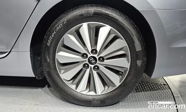 Hyundai Grandeur 2016 2.4 автомат (гидро), миниатюра 7