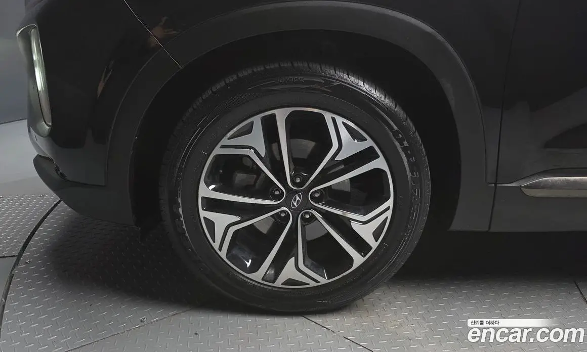 Hyundai Santa Fe 2018 2.0 автомат (гидро), фото 5