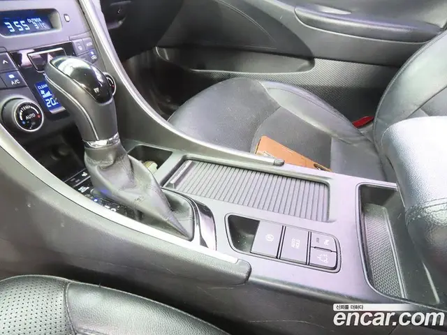 Hyundai Sonata 2013 2.0 автомат (гидро), миниатюра 11
