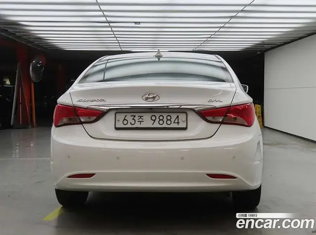 Hyundai Sonata 2013 2.0 автомат (гидро), миниатюра 3