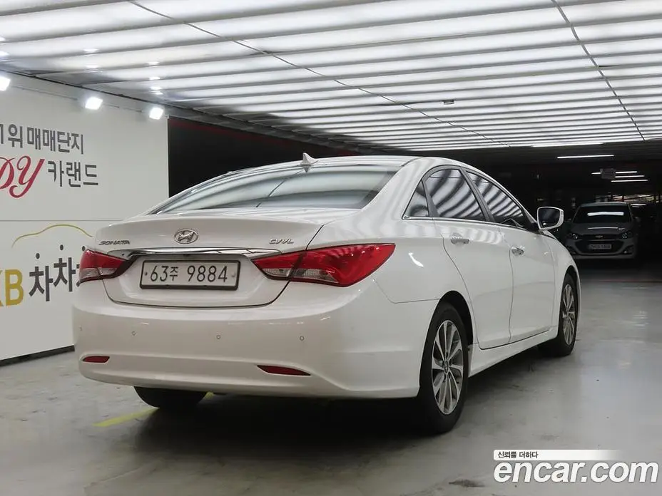 Hyundai Sonata 2013 2.0 автомат (гидро), фото 4