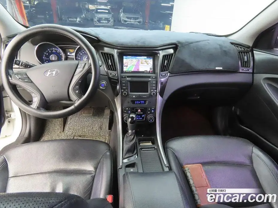 Hyundai Sonata 2013 2.0 автомат (гидро), фото 7