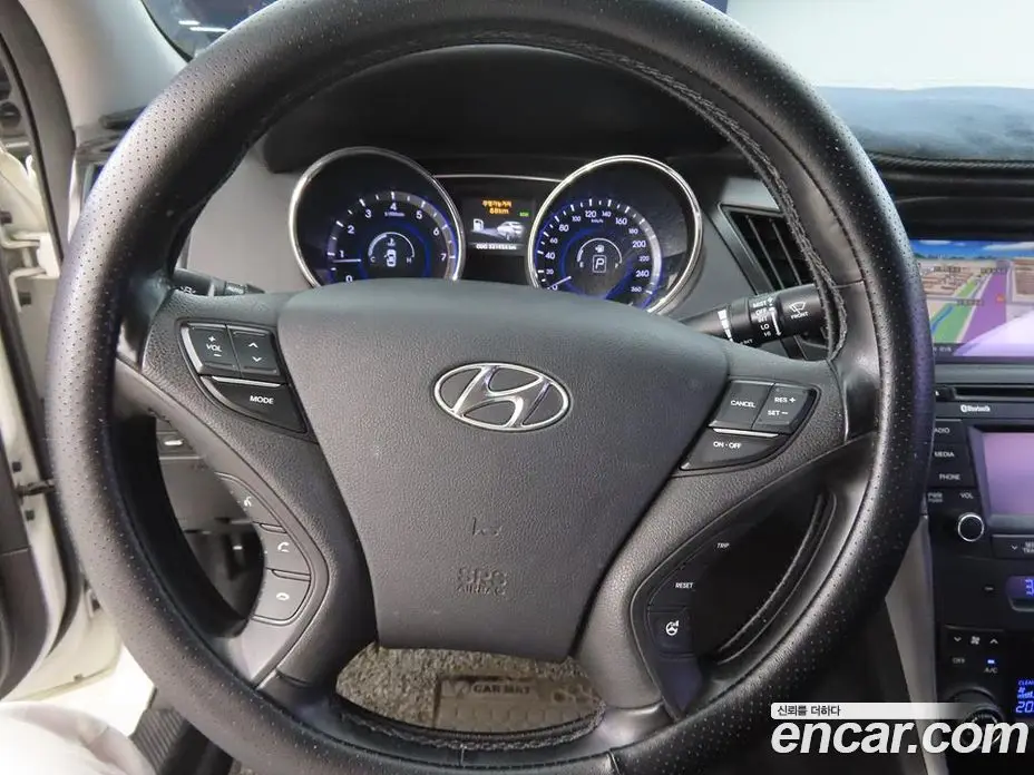 Hyundai Sonata 2013 2.0 автомат (гидро), фото 8