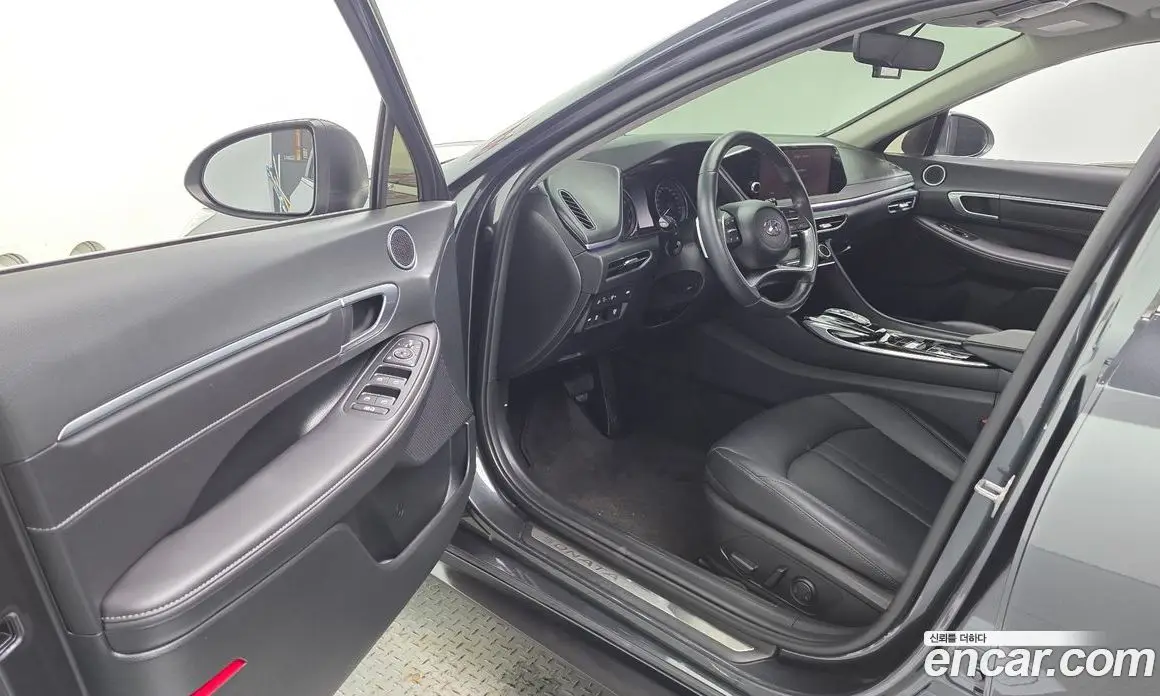 Hyundai Sonata 2023 2.0 автомат (гидро), фото 13