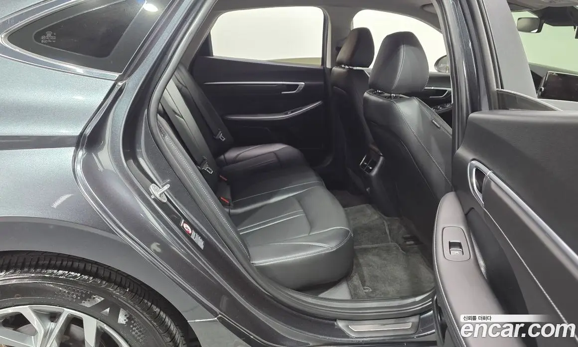Hyundai Sonata 2023 2.0 автомат (гидро), фото 17