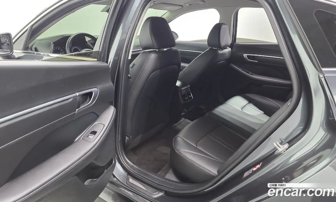 Hyundai Sonata 2023 2.0 автомат (гидро), фото 18