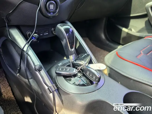 Hyundai Veloster 2013 1.6 автомат (гидро), миниатюра 12