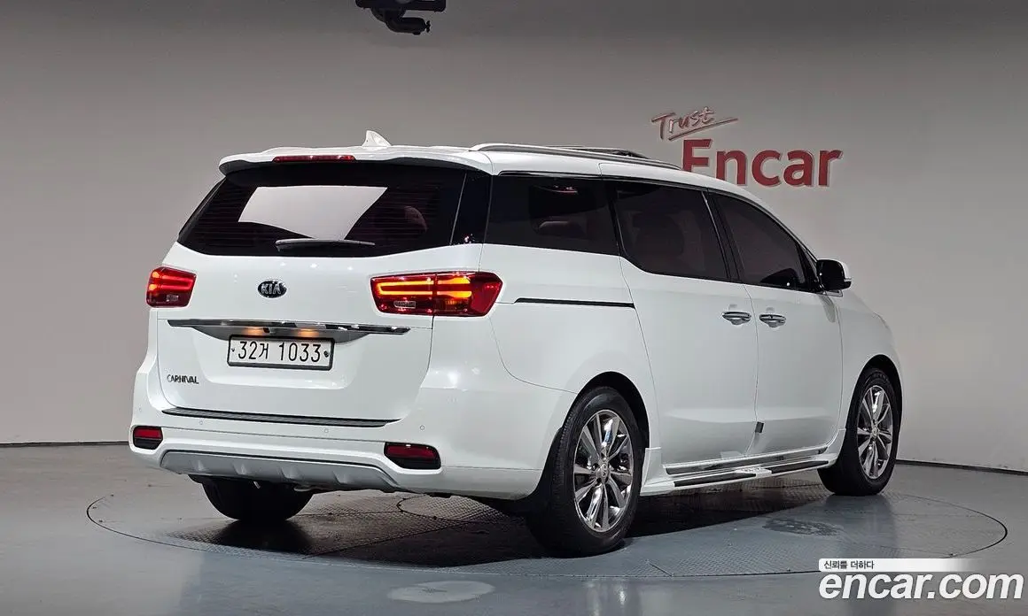 Kia Carnival 2018 2.2 автомат (гидро), фото 1 Kia Carnival 2018 2.2 автомат (гидро), фото 1