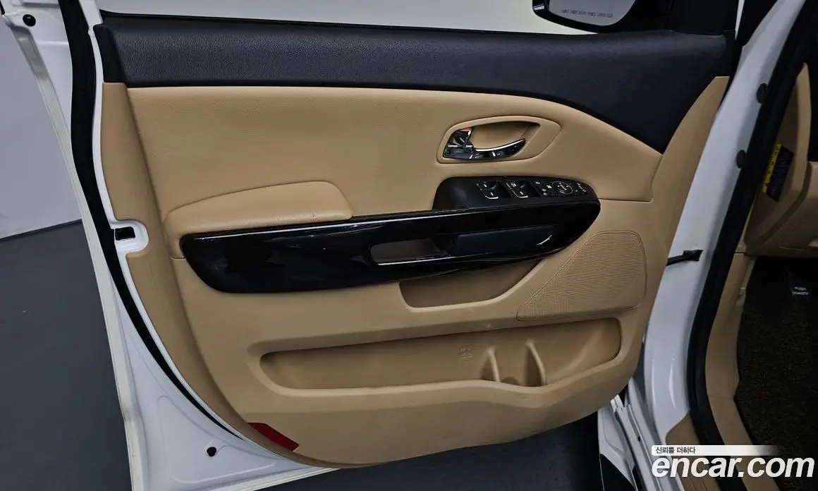 Kia Carnival 2018 2.2 автомат (гидро), фото 13 Kia Carnival 2018 2.2 автомат (гидро), фото 13
