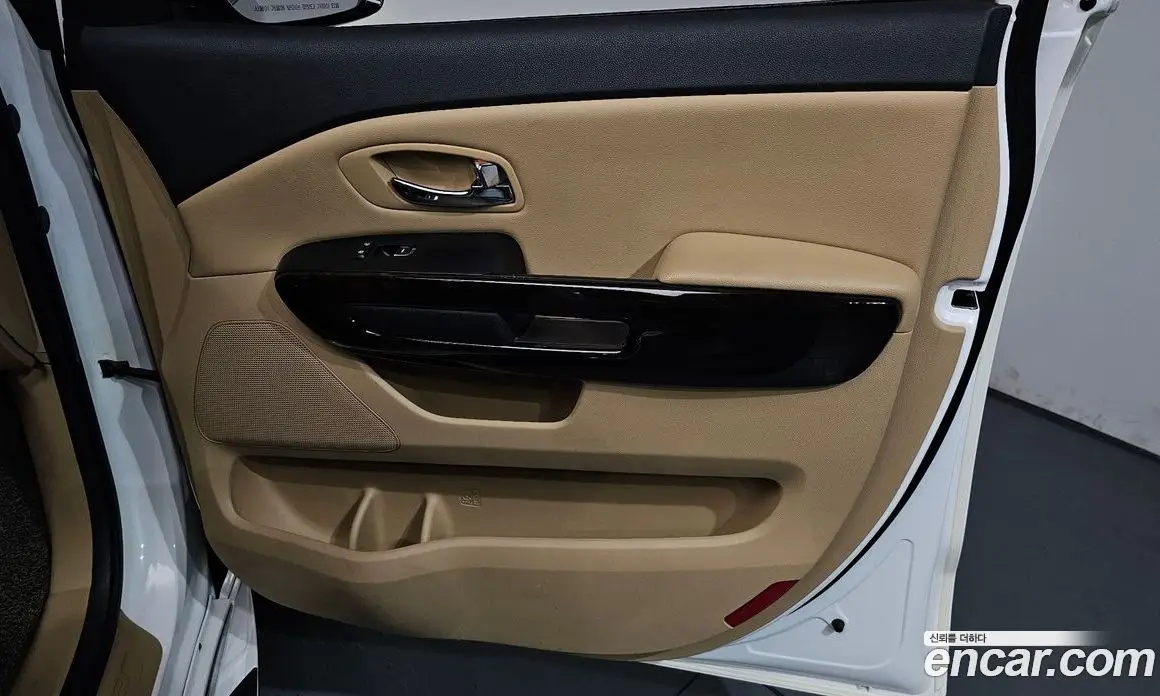 Kia Carnival 2018 2.2 автомат (гидро), фото 14 Kia Carnival 2018 2.2 автомат (гидро), фото 14