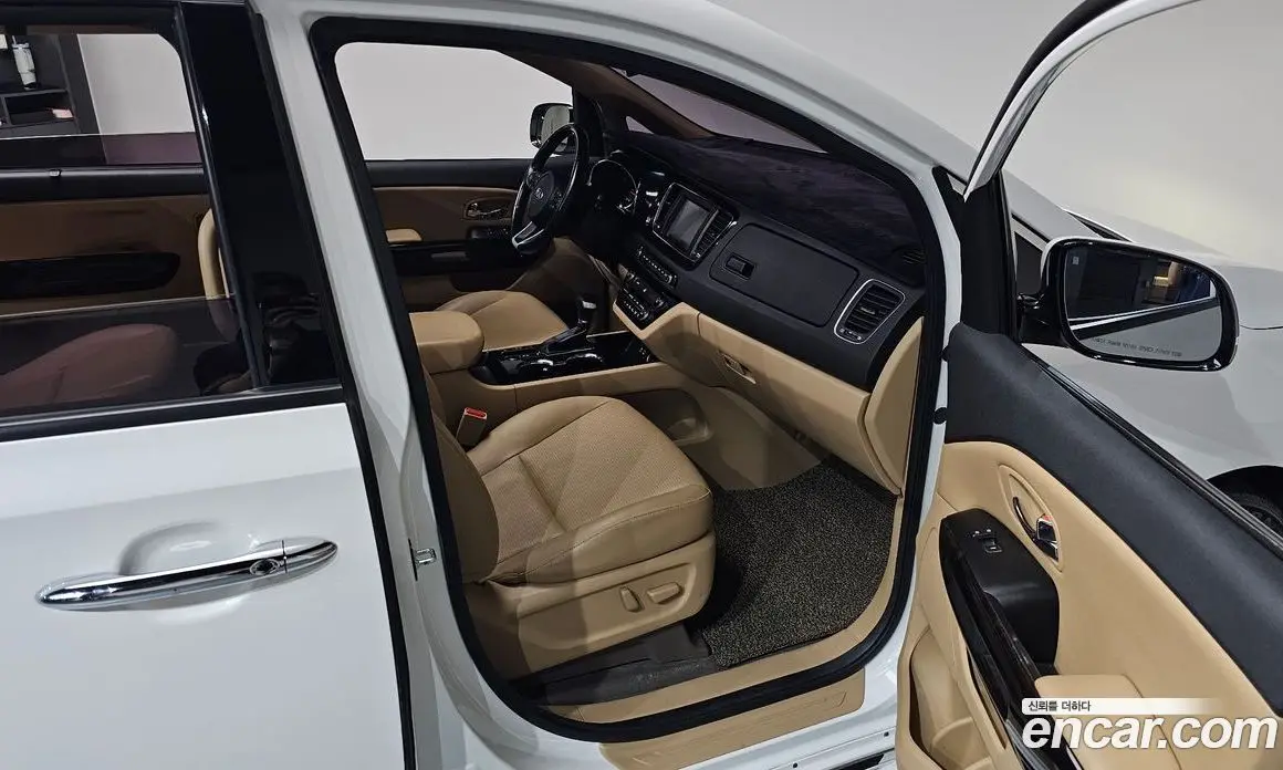 Kia Carnival 2018 2.2 автомат (гидро), фото 16 Kia Carnival 2018 2.2 автомат (гидро), фото 16