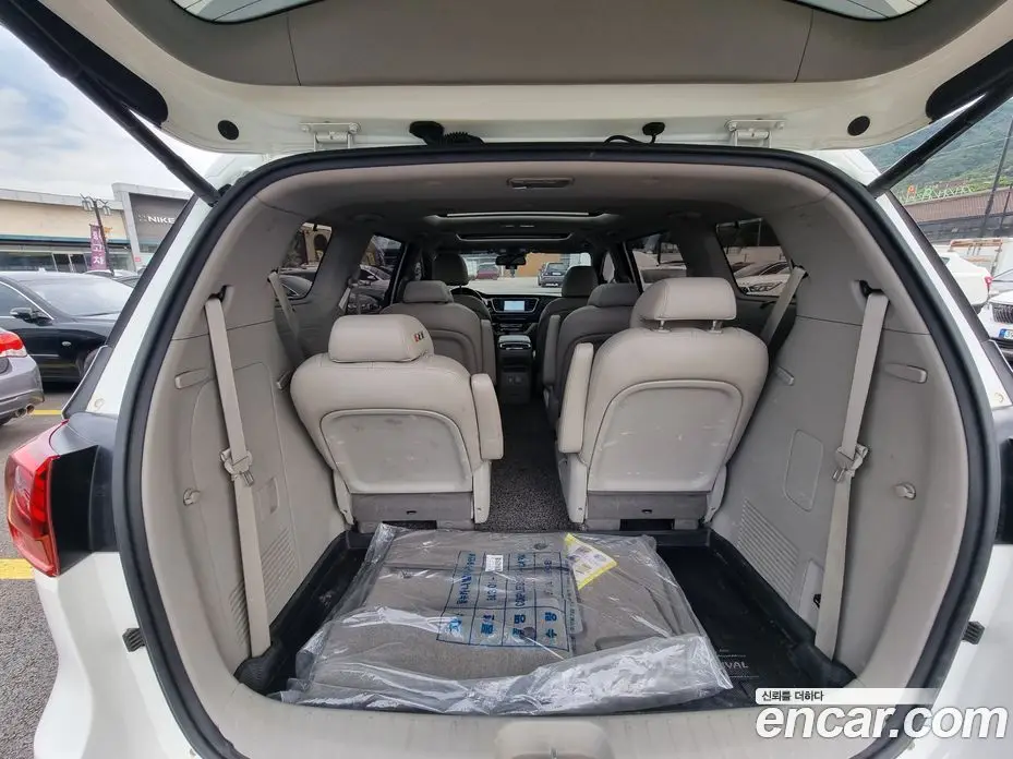 Kia Carnival 2018 2.2 автомат (гидро), фото 11