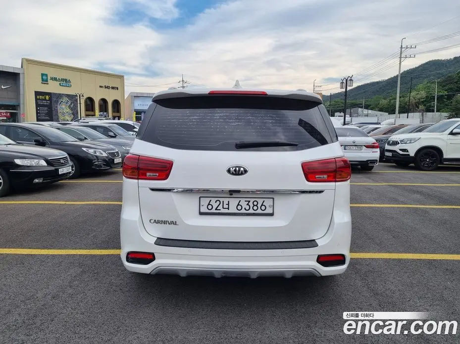 Kia Carnival 2018 2.2 автомат (гидро), фото 3
