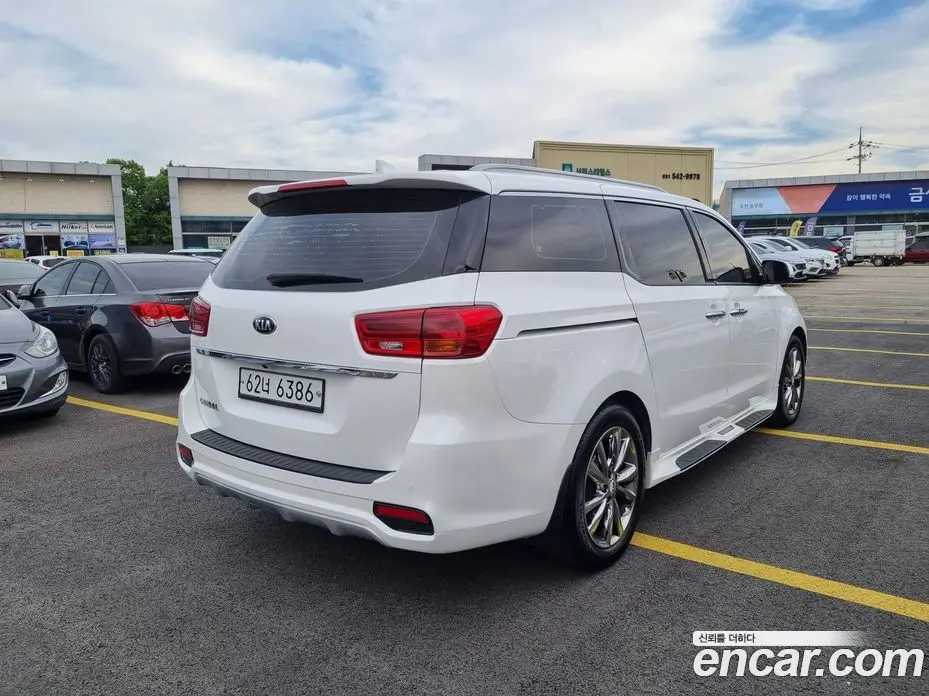 Kia Carnival 2018 2.2 автомат (гидро), фото 4