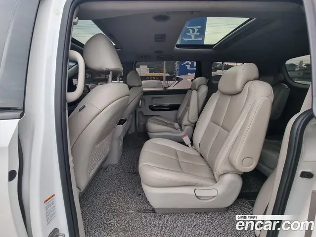 Kia Carnival 2018 2.2 автомат (гидро), миниатюра 6