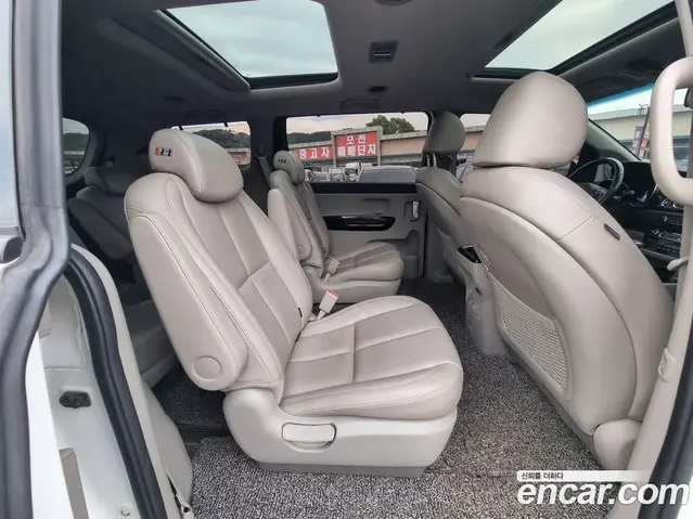 Kia Carnival 2018 2.2 автомат (гидро), миниатюра 9