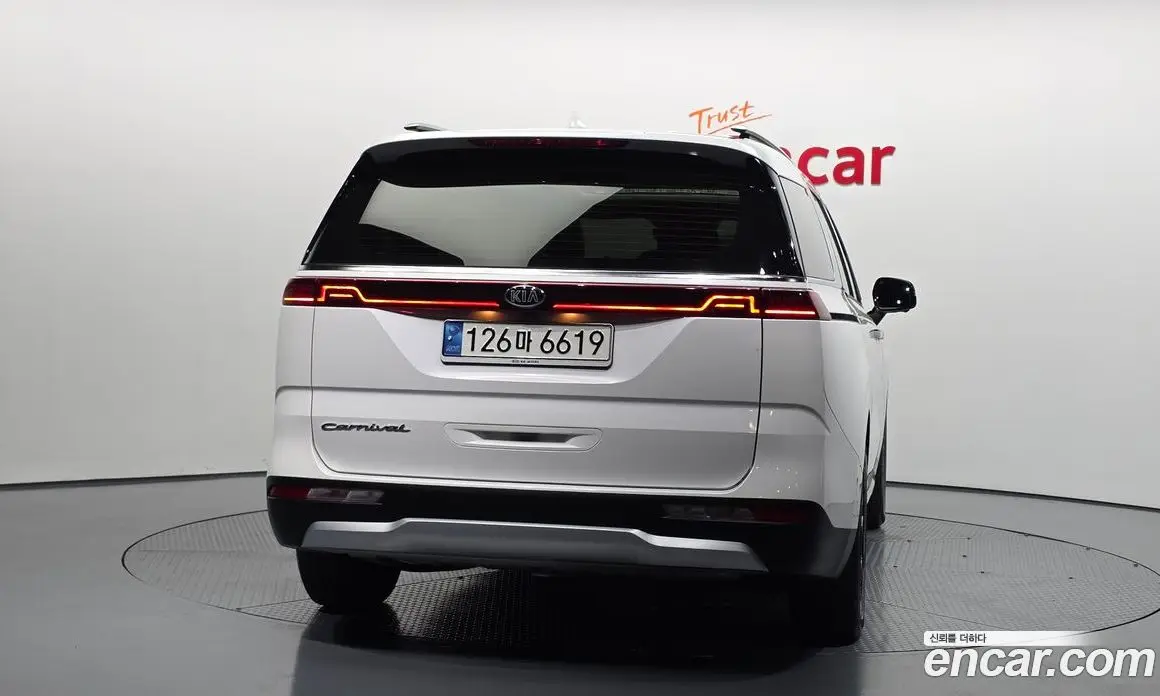 Kia Carnival 2021 2.2 автомат (гидро), фото 4 Kia Carnival 2021 2.2 автомат (гидро), фото 4