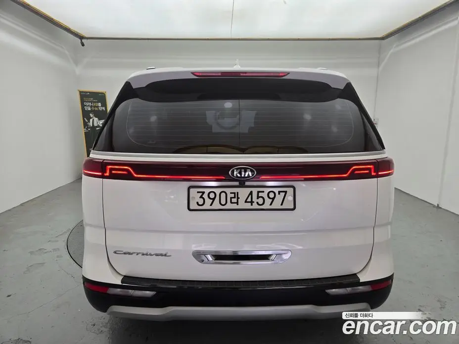 Kia Carnival 2021 3.5 автомат (гидро), фото 4