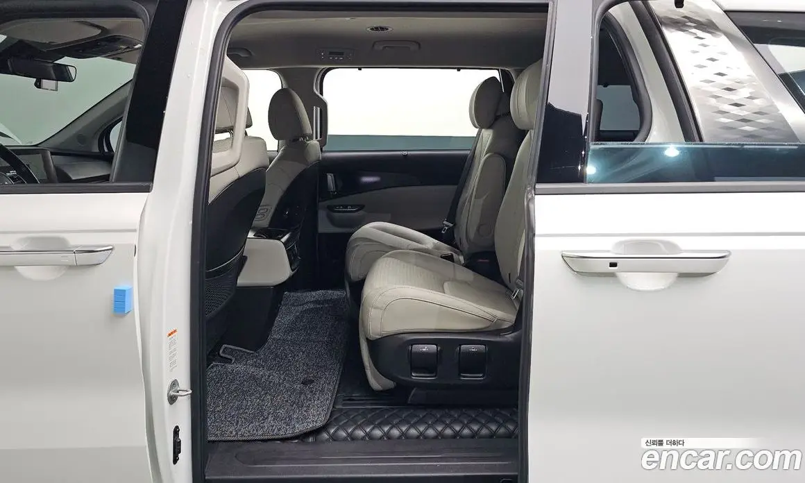 Kia Carnival 2022 2.2 автомат (гидро), фото 17 Kia Carnival 2022 2.2 автомат (гидро), фото 17