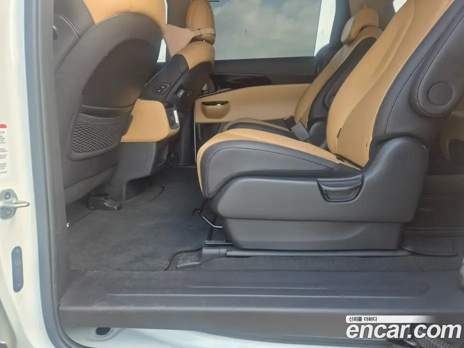 Kia Carnival 2023 3.5 автомат (гидро), фото 12