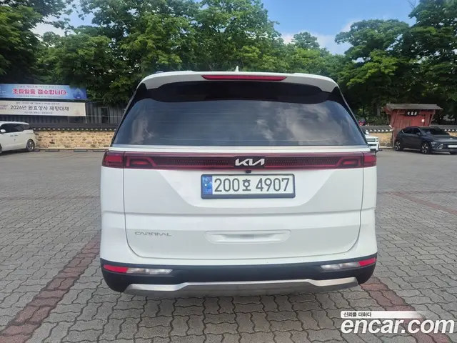 Kia Carnival 2023 3.5 автомат (гидро), миниатюра 4