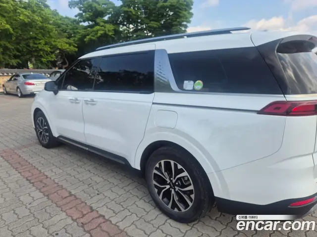 Kia Carnival 2023 3.5 автомат (гидро), миниатюра 5