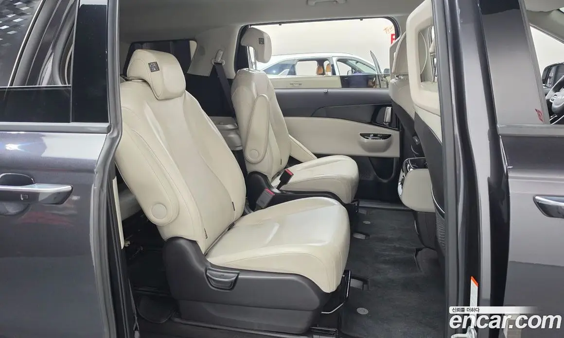 Kia Carnival 2023 2.2 автомат (гидро), фото 17