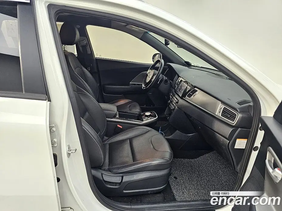 Kia Niro 2019 0.2 автомат (гидро), фото 11