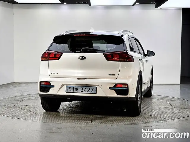 Kia Niro 2019 0.2 автомат (гидро), миниатюра 4