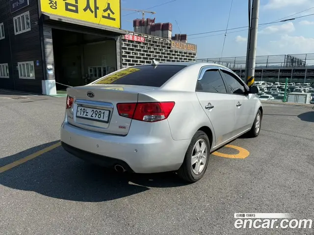 Kia Porte 2012 1.6 автомат (гидро), миниатюра 5