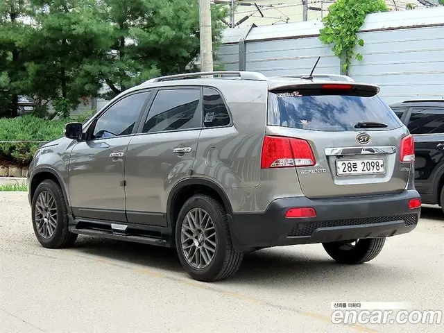 Kia Sorento 2009 2.0 автомат (гидро), миниатюра 2