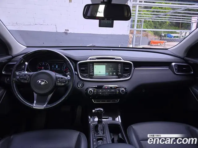 Kia Sorento 2017 2.0 автомат (гидро), миниатюра 9 Kia Sorento 2017 2.0 автомат (гидро), миниатюра 9