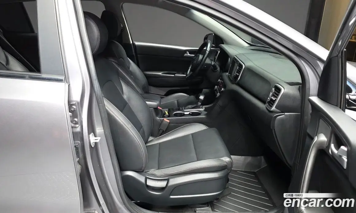 Kia Sportage 2016 2.0 автомат (гидро), фото 11