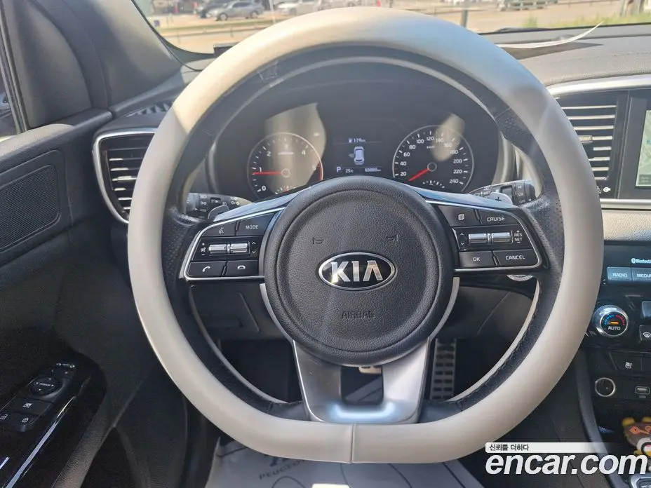 Kia Sportage 2018 2.0 автомат (гидро), фото 12