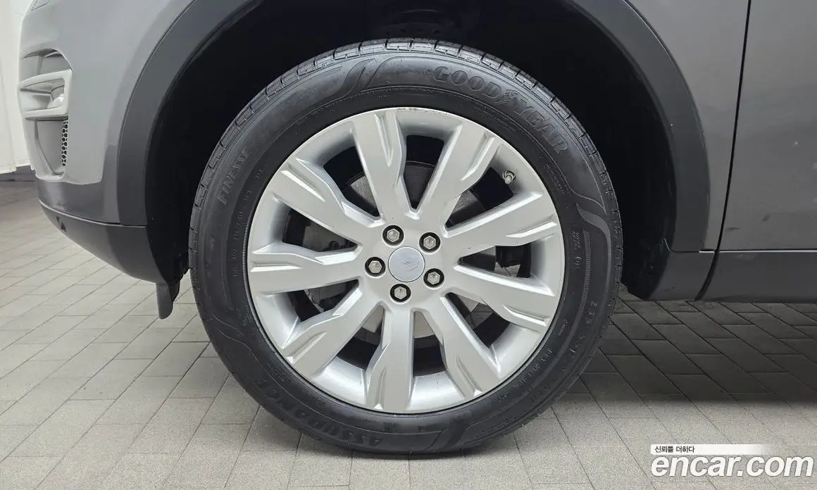 Land Rover Discovery Sport 2016 2.0 автомат (гидро), фото 5