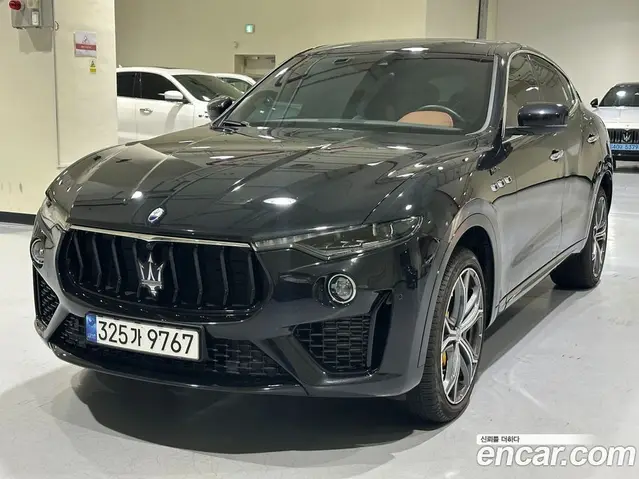 Maserati Levante, 2023, 12 800 км