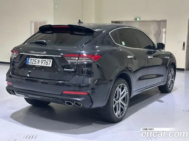 Maserati Levante 2023 3.0 автомат (гидро), миниатюра 2