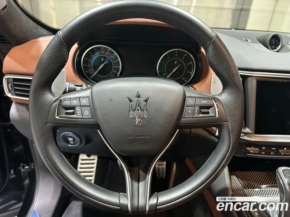 Maserati Levante 2023 3.0 автомат (гидро), фото 13