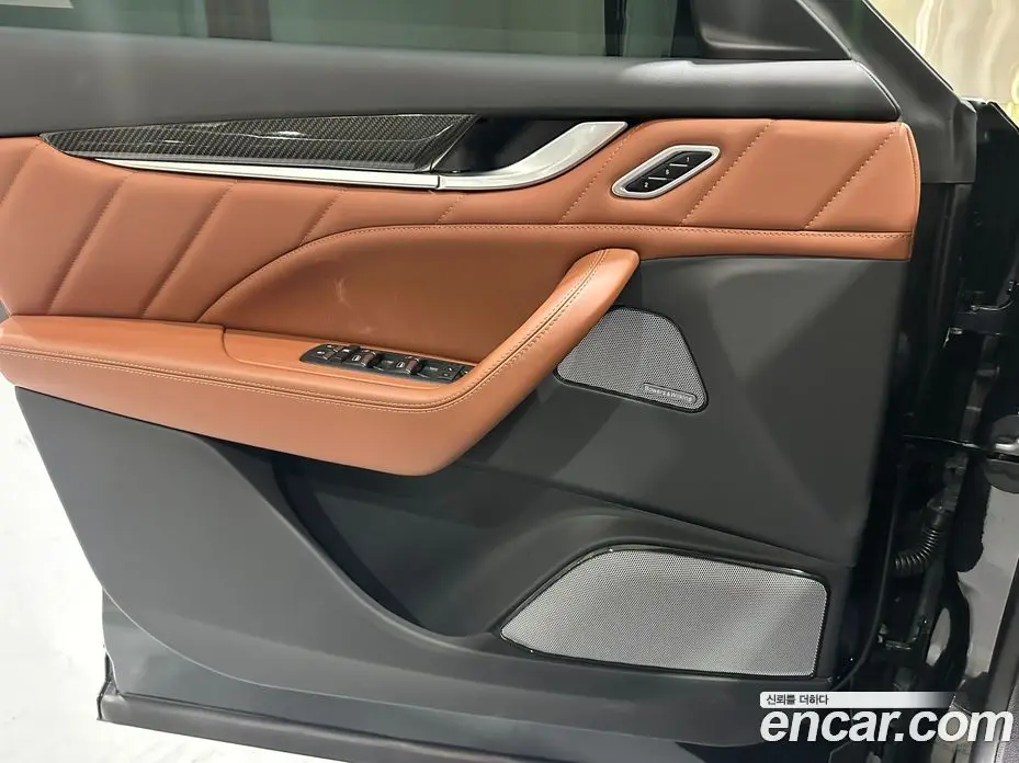 Maserati Levante 2023 3.0 автомат (гидро), фото 14
