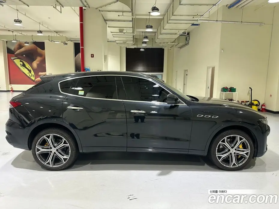 Maserati Levante 2023 3.0 автомат (гидро), фото 3