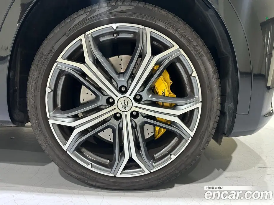 Maserati Levante 2023 3.0 автомат (гидро), фото 5