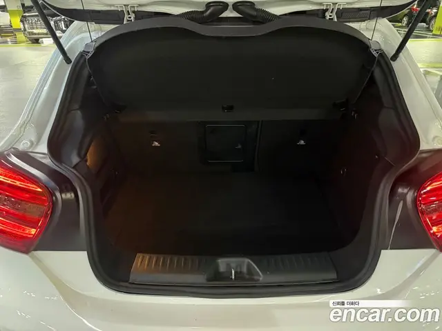 Mercedes-Benz A-Class 2015 2.0 автомат (гидро), миниатюра 11