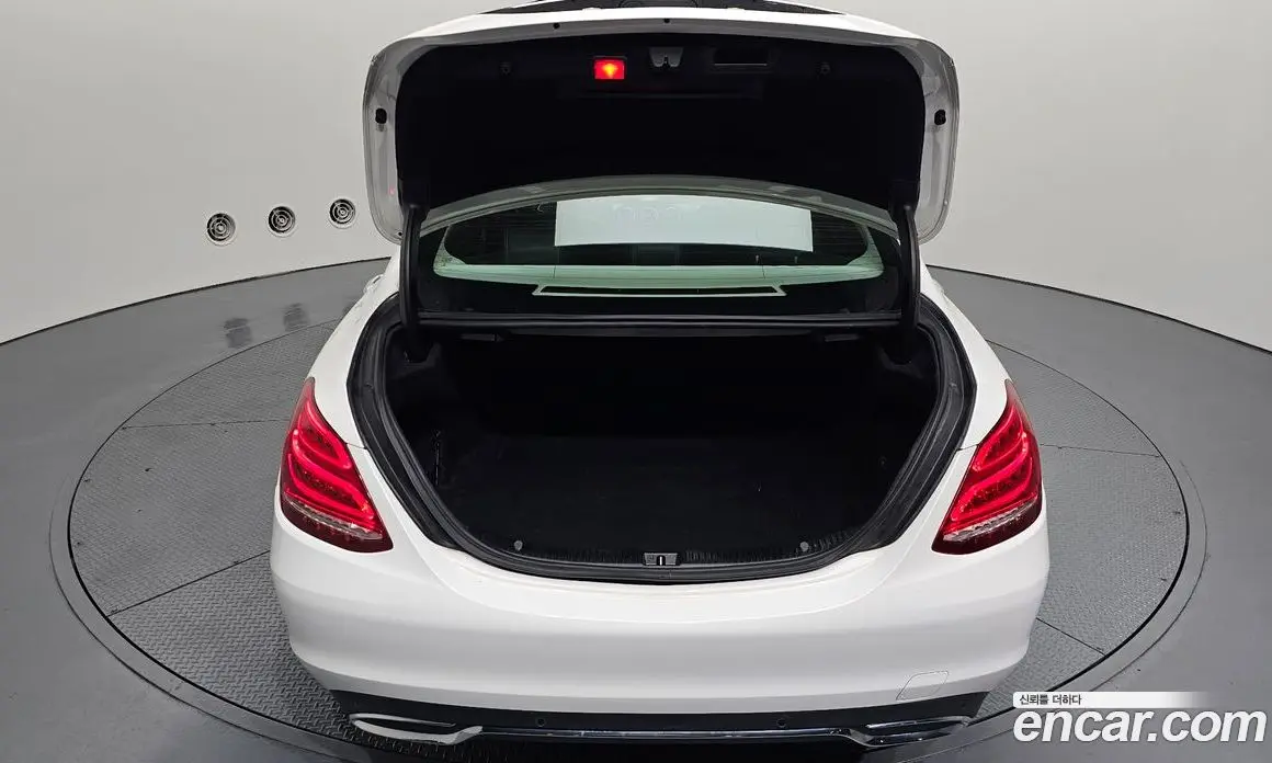 Mercedes-Benz C-Class 2017 2.0 автомат (гидро), фото 20 Mercedes-Benz C-Class 2017 2.0 автомат (гидро), фото 20