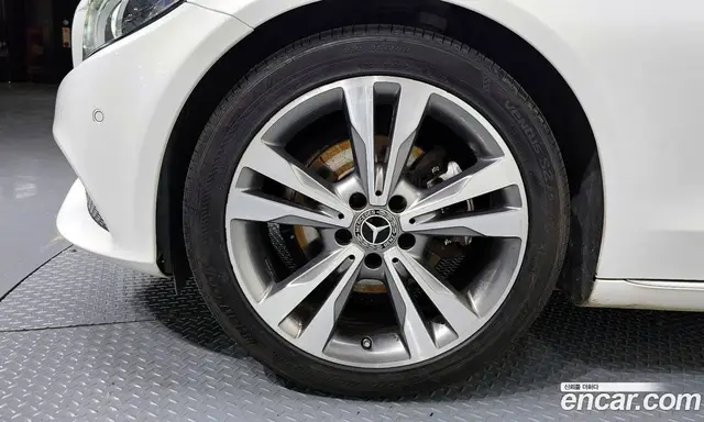 Mercedes-Benz C-Class 2017 2.0 автомат (гидро), миниатюра 5 Mercedes-Benz C-Class 2017 2.0 автомат (гидро), миниатюра 5