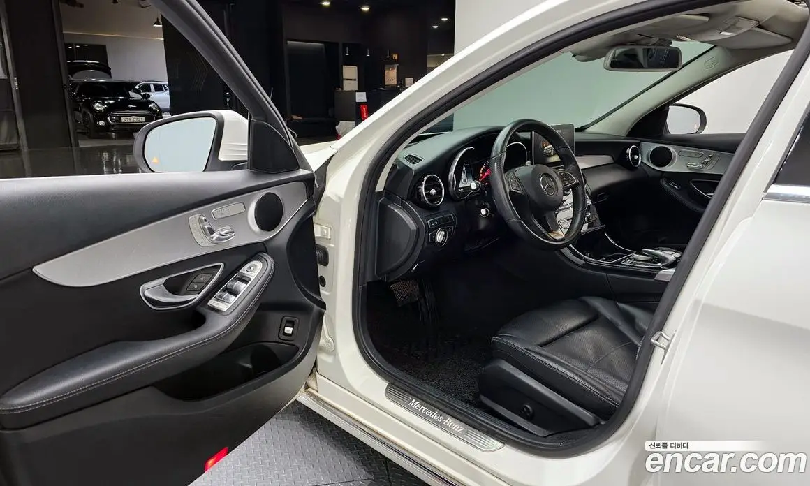 Mercedes-Benz C-Class 2017 2.0 автомат (гидро), фото 10 Mercedes-Benz C-Class 2017 2.0 автомат (гидро), фото 10