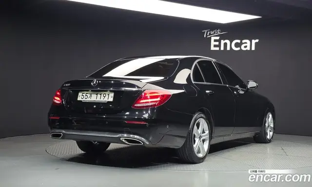 Mercedes-Benz E-Class 2017 2.0 автомат (гидро), миниатюра 2