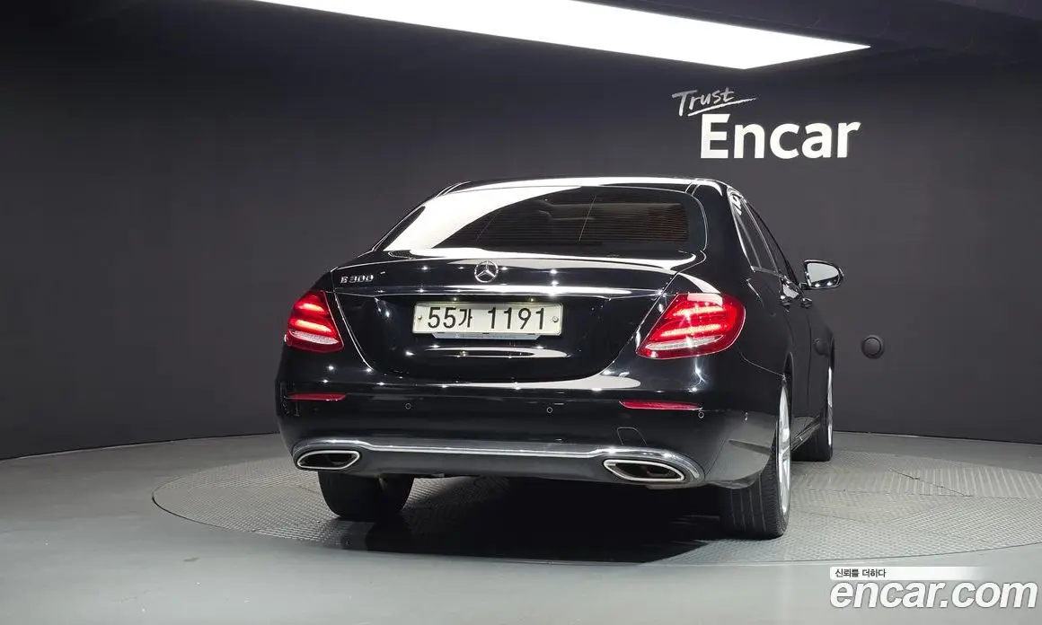 Mercedes-Benz E-Class 2017 2.0 автомат (гидро), фото 4