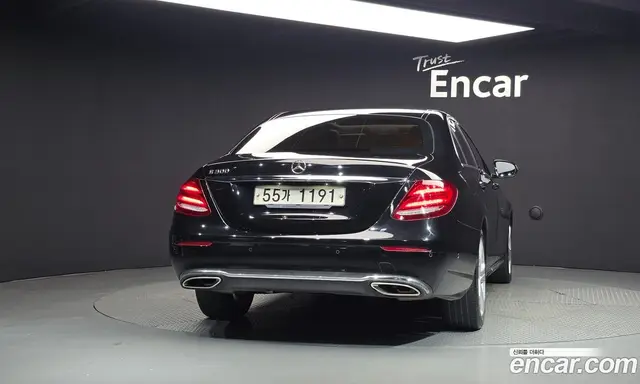 Mercedes-Benz E-Class 2017 2.0 автомат (гидро), миниатюра 4