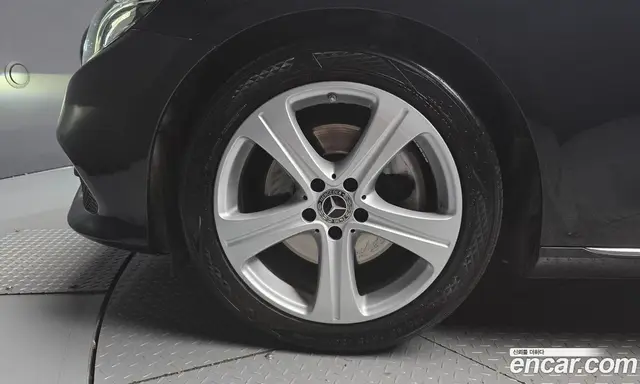 Mercedes-Benz E-Class 2017 2.0 автомат (гидро), миниатюра 5